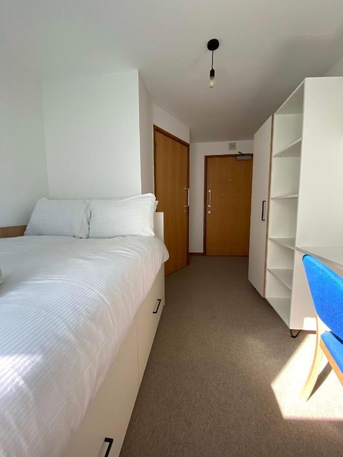 Regency Hall Smart Cheltenham Ensuite Rooms C ภายนอก รูปภาพ
