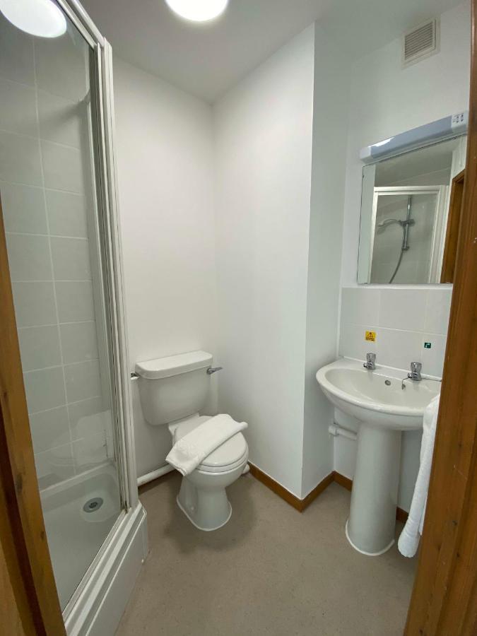 Regency Hall Smart Cheltenham Ensuite Rooms C ภายนอก รูปภาพ